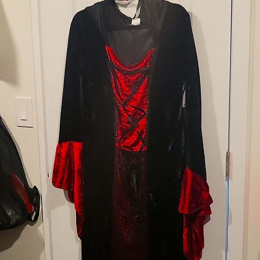 Nwt..halloween Gothic vampiress